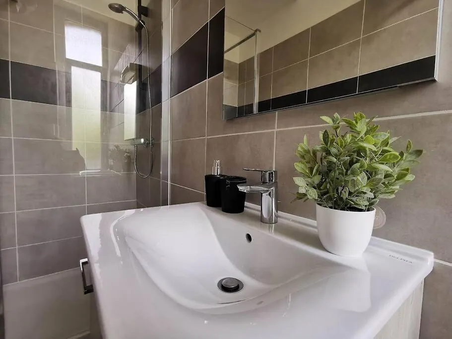 Le Favrel - Appartement Avec Mezzanine Renove - Gare De Βαν Γαλλία